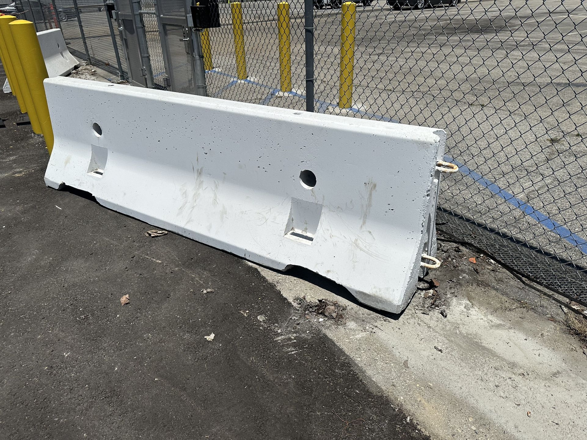 K 10 Or Jersey Barrier 10 Feet Long