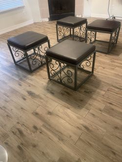 4 Metal Bar Stools Good Condition