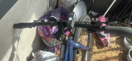 Lightning Fast Road Bike - Super Clean Carbon Frame - Must Sell!