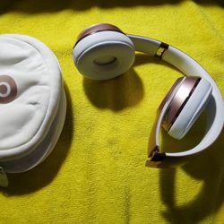 Beats Solo Wireless Headphones 