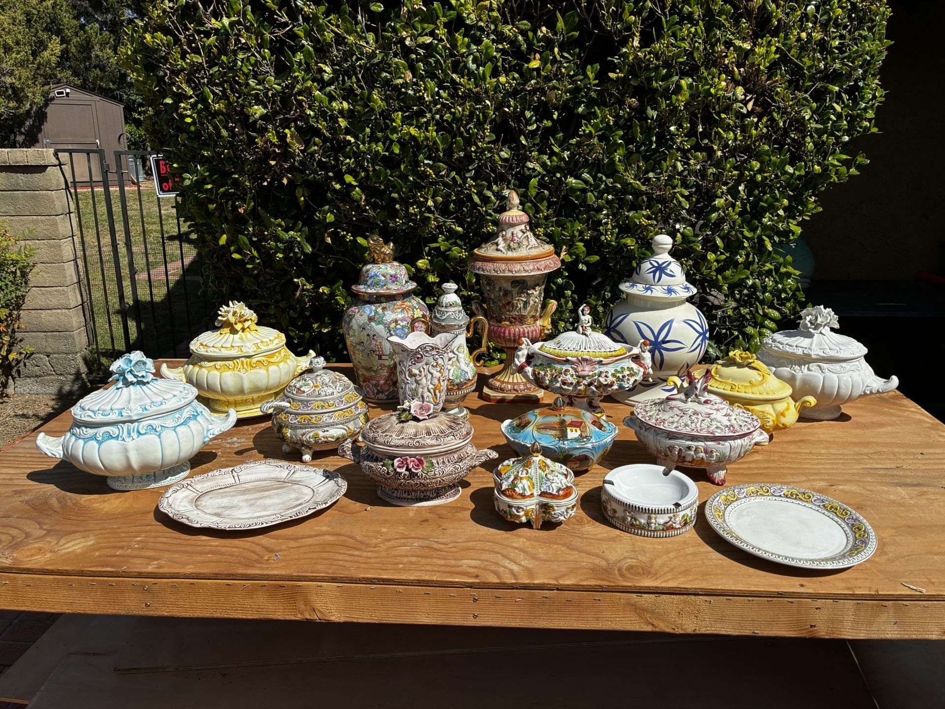 Antique Porcelain - 18 Pcs