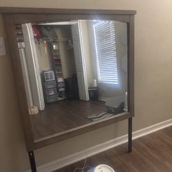 Large Wood Framed Mirror – Excellent Condition