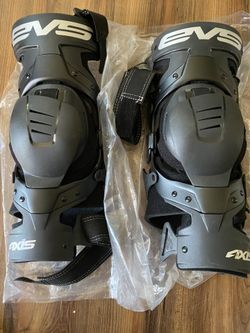 AXIS SPORT KNEE BRACE PAIR LEFT AND RIGHT