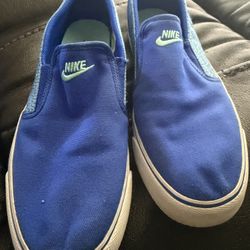 Nike Women Blue Shoes Size 8.5