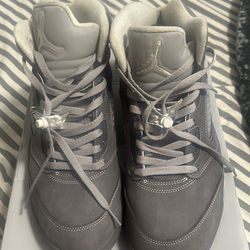 Air Jordan wolf greys