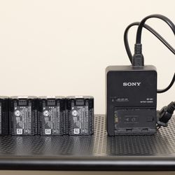 Sony NP-FZ100 Batteries x 4 OEM & Charger