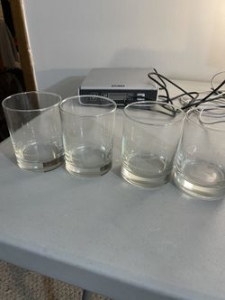 Set Of 4 White Sox Glasses