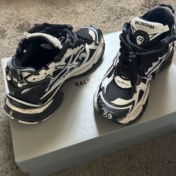 Balenciaga Black/White 