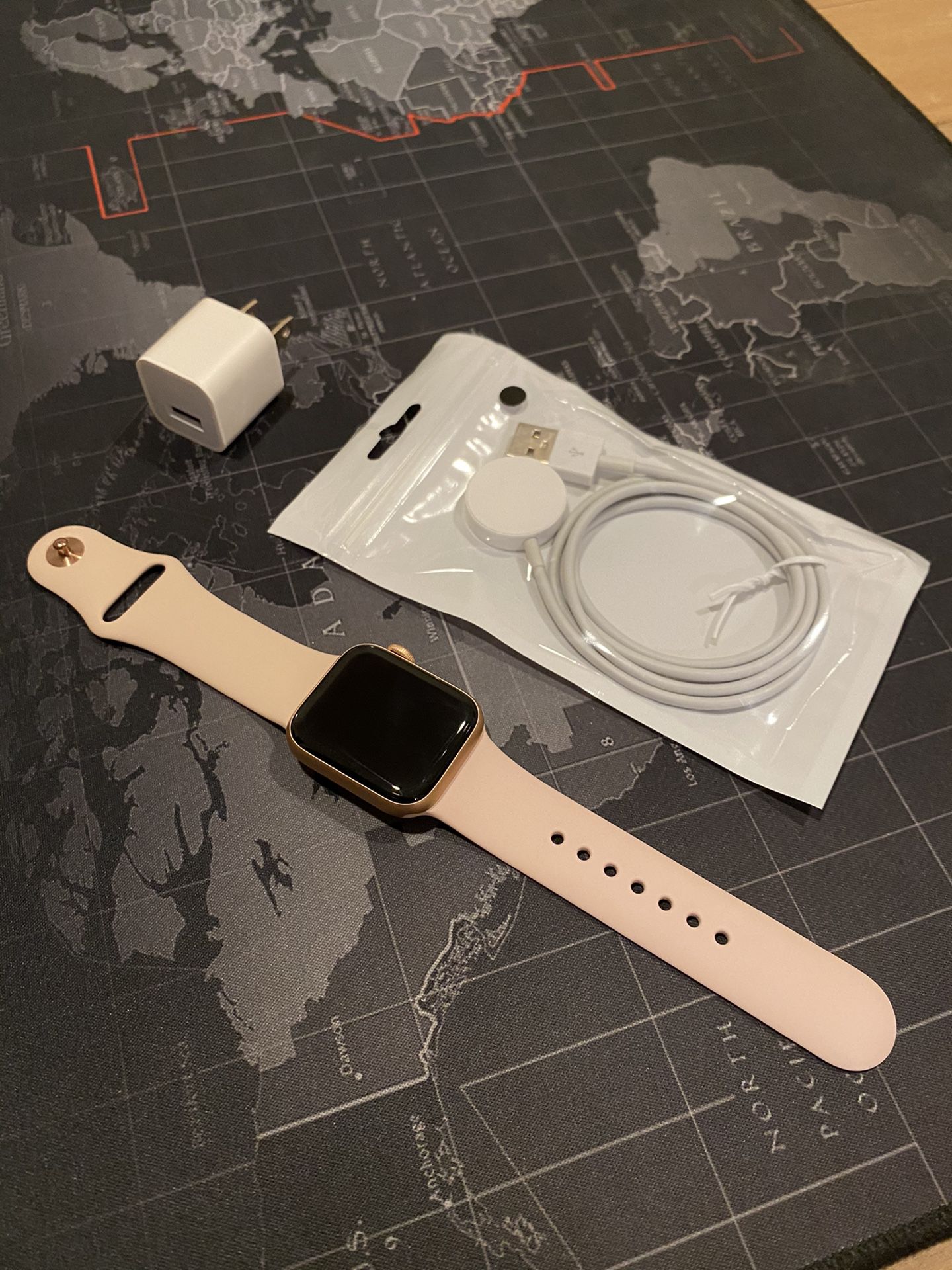 MINT Condition:🔥 Apple Watch Series 4 (Cellular + GPS WiFi) 40mm