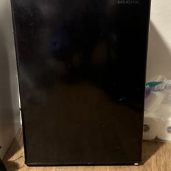 Insignia Mini Dorm Fridge 