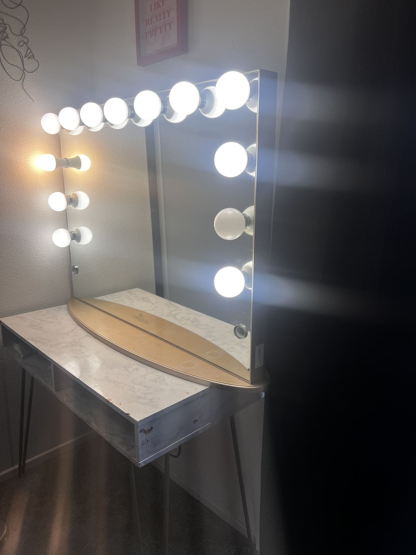 Impressions Vanity 