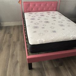 Full Size Bed Frame With Mattress 