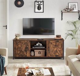 TV Cabinet with Farmhouse Barn Doors, TV Stand for 65 Inch TV, TV Console Table Ltv307b