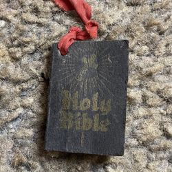 Vintage mini Bible