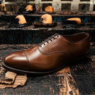 The Ross oxford from Warfield & Grand - greenwatershopping.com display picture 1