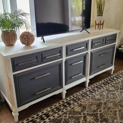 Dresser / TV Stand