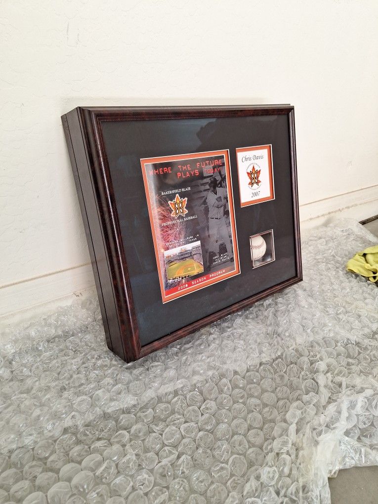 Chris Davis Autograph Baseball Shadow Box