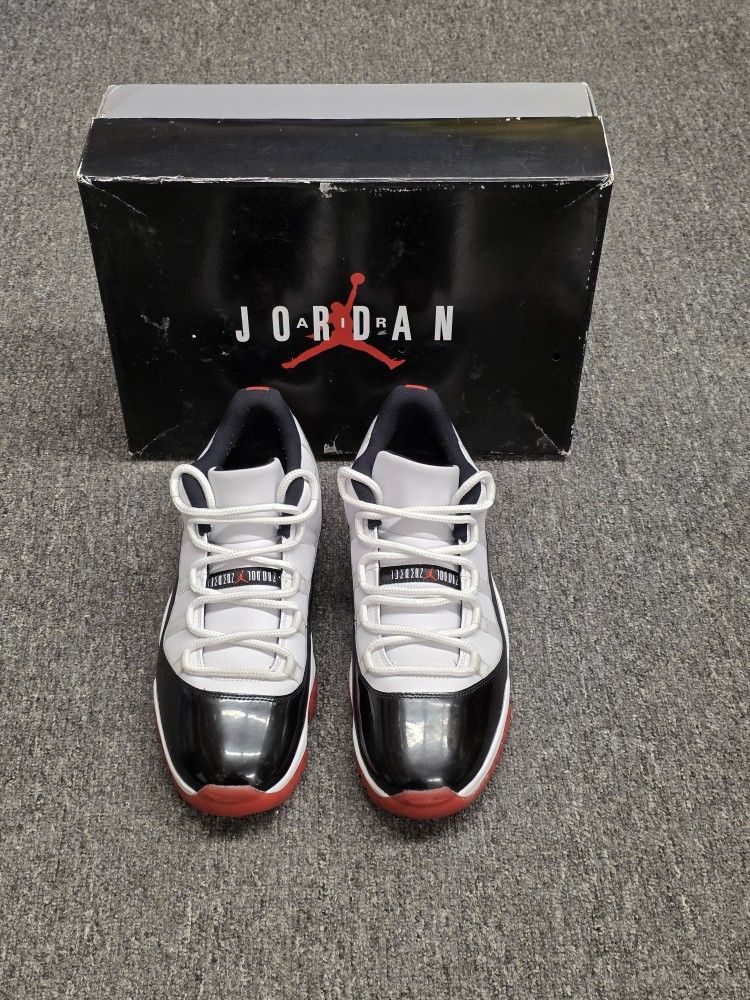Nike Air Jordan 11 Retro Low Concord Bred Size 14 AV2187-160