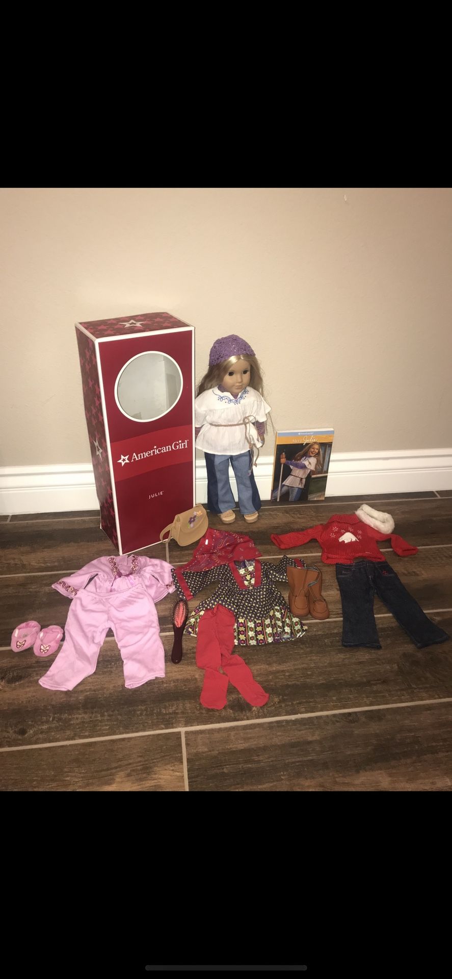 American Girl Doll Bundle: Julie Albright