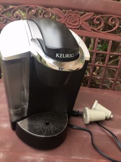 KEURIG COFFEE MAKER With 2 Reusable Filters/ EXCELLENT CONDITION
