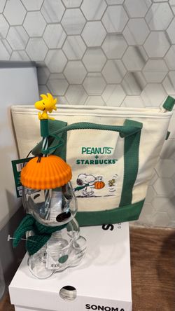 Starbucks x Peanuts Snoopy glassware and Tote Bag Set