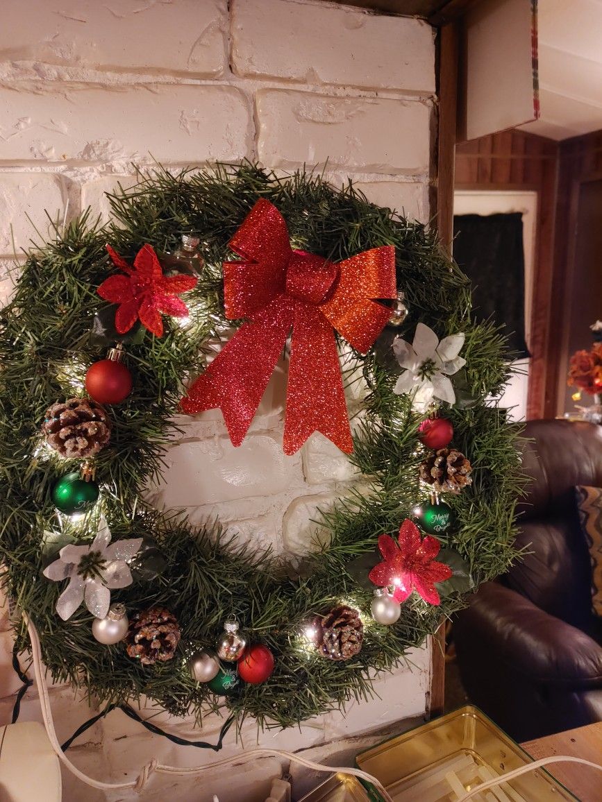 Christmas Wreaths. 20 Inches 