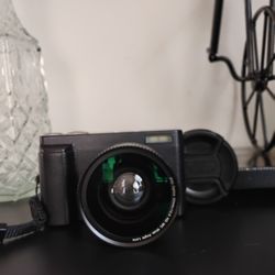 Digital Camera 