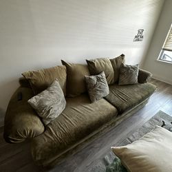 Raymour And Flanigan Sofa