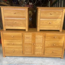 Thomasville dresser and nightstands