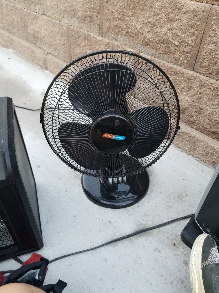 climate keeper 12" desk fan
