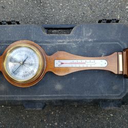 Howard Miller Baramoter 