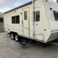2007  kOMFORT  21 Ft Fully Self-Contained Very Nice Condition