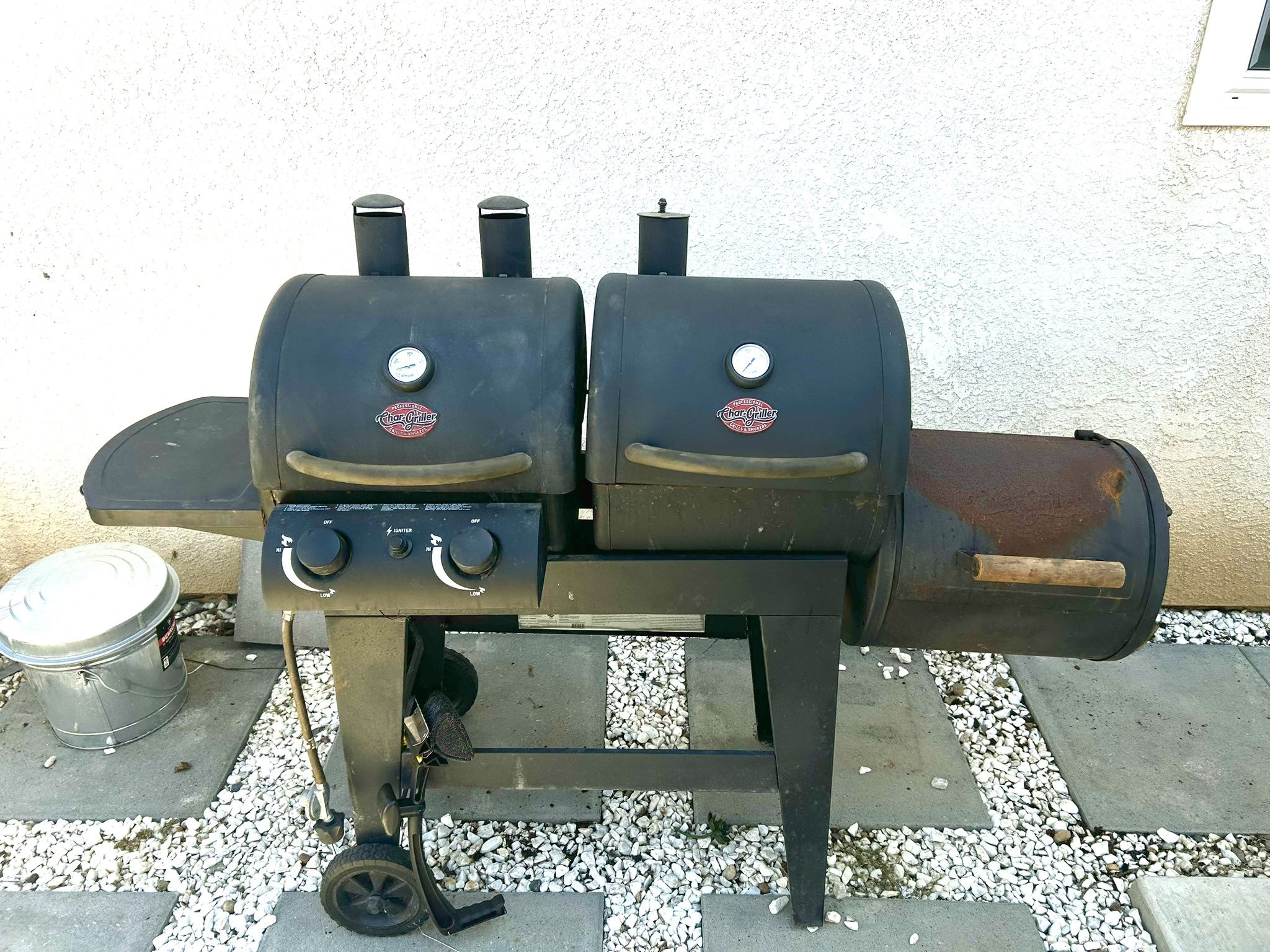 Dual Bbq Put (propane And Smoker) 300$ OBO