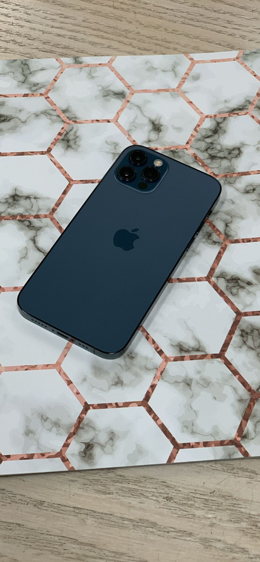  💸 Big Savings on iPhone 15 Pro – As Low As $549 + $1 Down