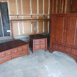 Solid Wood Furniture 