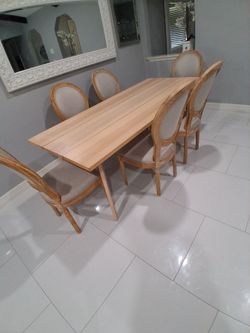 Dinning table set I can delivery for extra fee