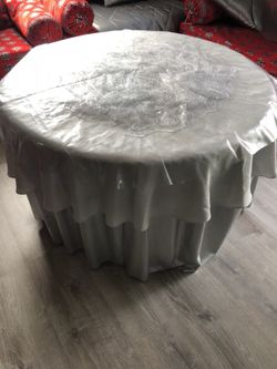 Round table mooccan salon