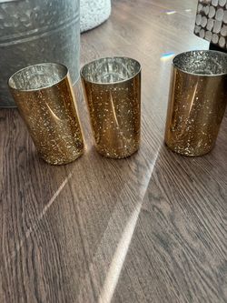 Gold vases
