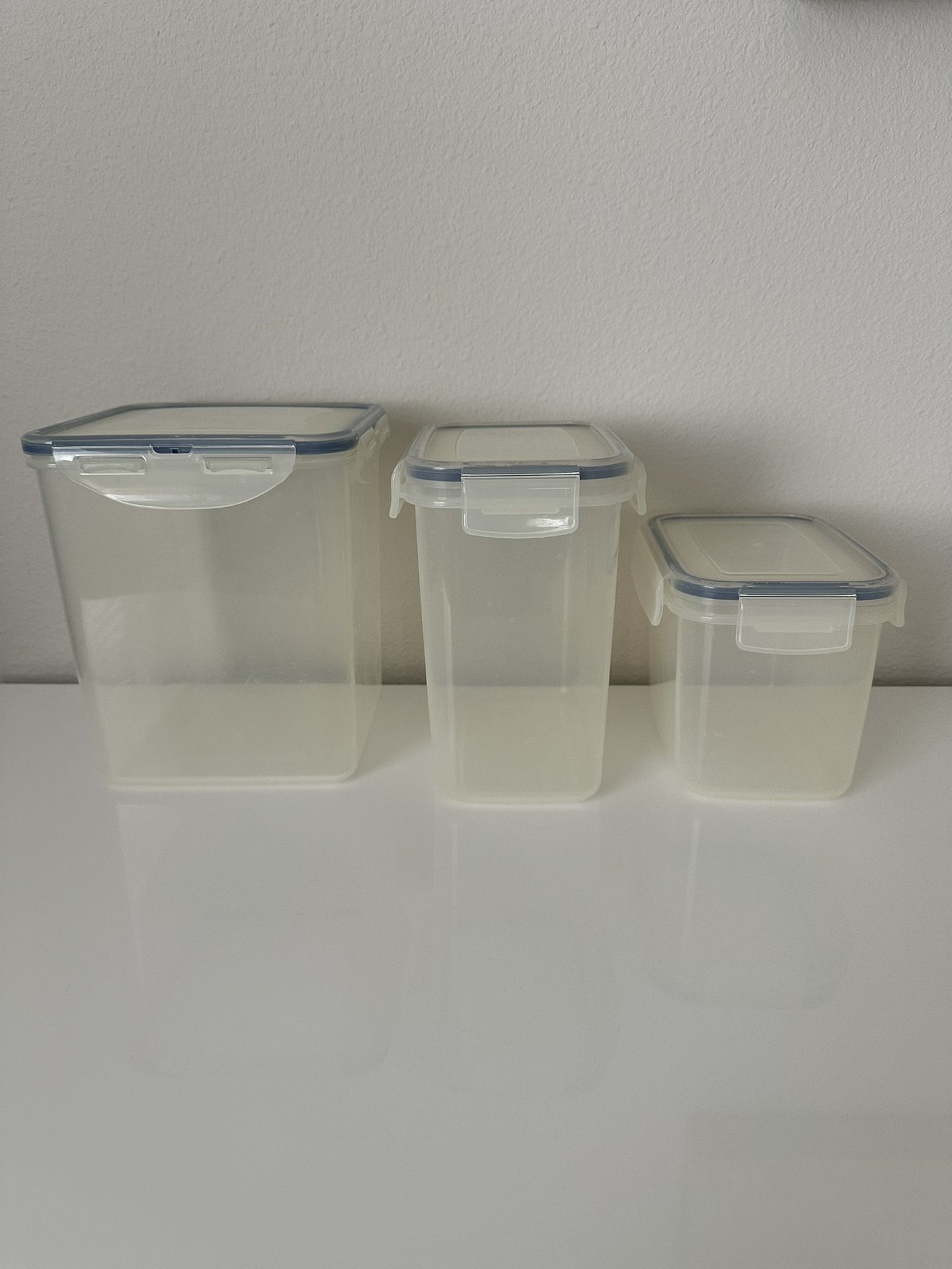 Set Of 3 Snap Tight Lid Containers