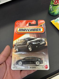 16 Nissan Sentra Matchbox Hot Wheels
