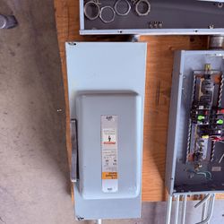 I-T-E Enclosed Safety Switch, F354 600volts