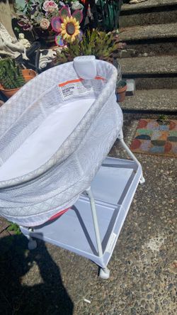 Baby bassinet  good condition price 15$. Pick up. E. Side. Tacoma
