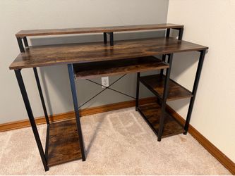 Computer/gaming desk