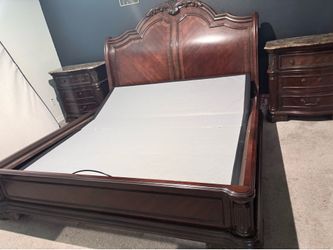 King Bedroom Set with Adjustable Base – Excellent Condition