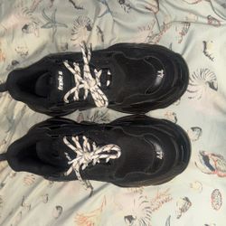 Balenciaga Triple s