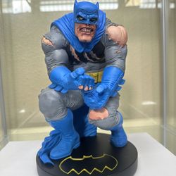 RARE!! Frank Miller's BATMAN: THE DARK KNIGHT RETURNS (2019) DC Designers Statue  