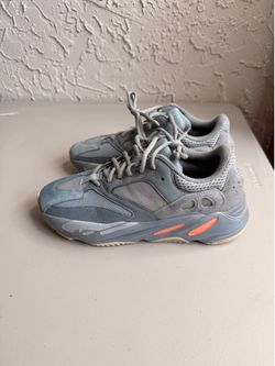 Adidas Yeezy Boost 700 “Mauve” – Size 9