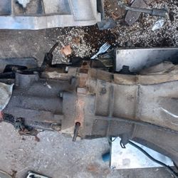 2.4 Manual 2wd Transmission 5 Velocidades Nissan