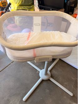 Halo 360 degree bassinet. Like NEW. $100 or best offer