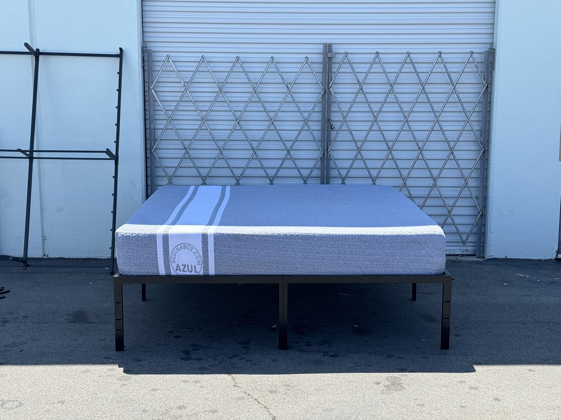 king Bed $300